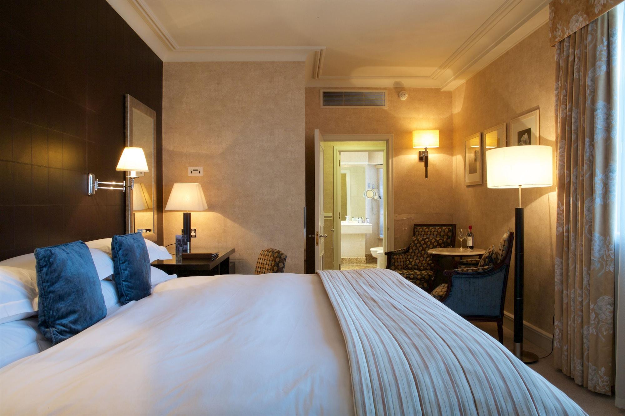 The Chester Grosvenor Exterior foto A room at the hotel
