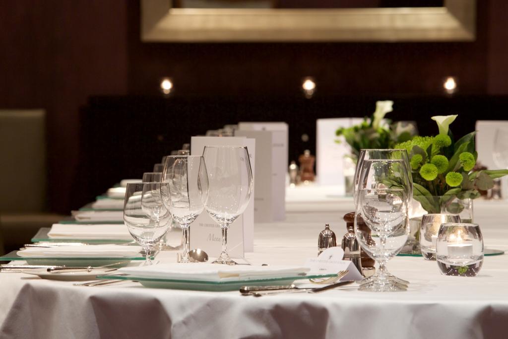 The Chester Grosvenor Exterior foto A table set for fine dining