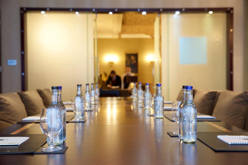 The Chester Grosvenor Exterior foto A meeting room