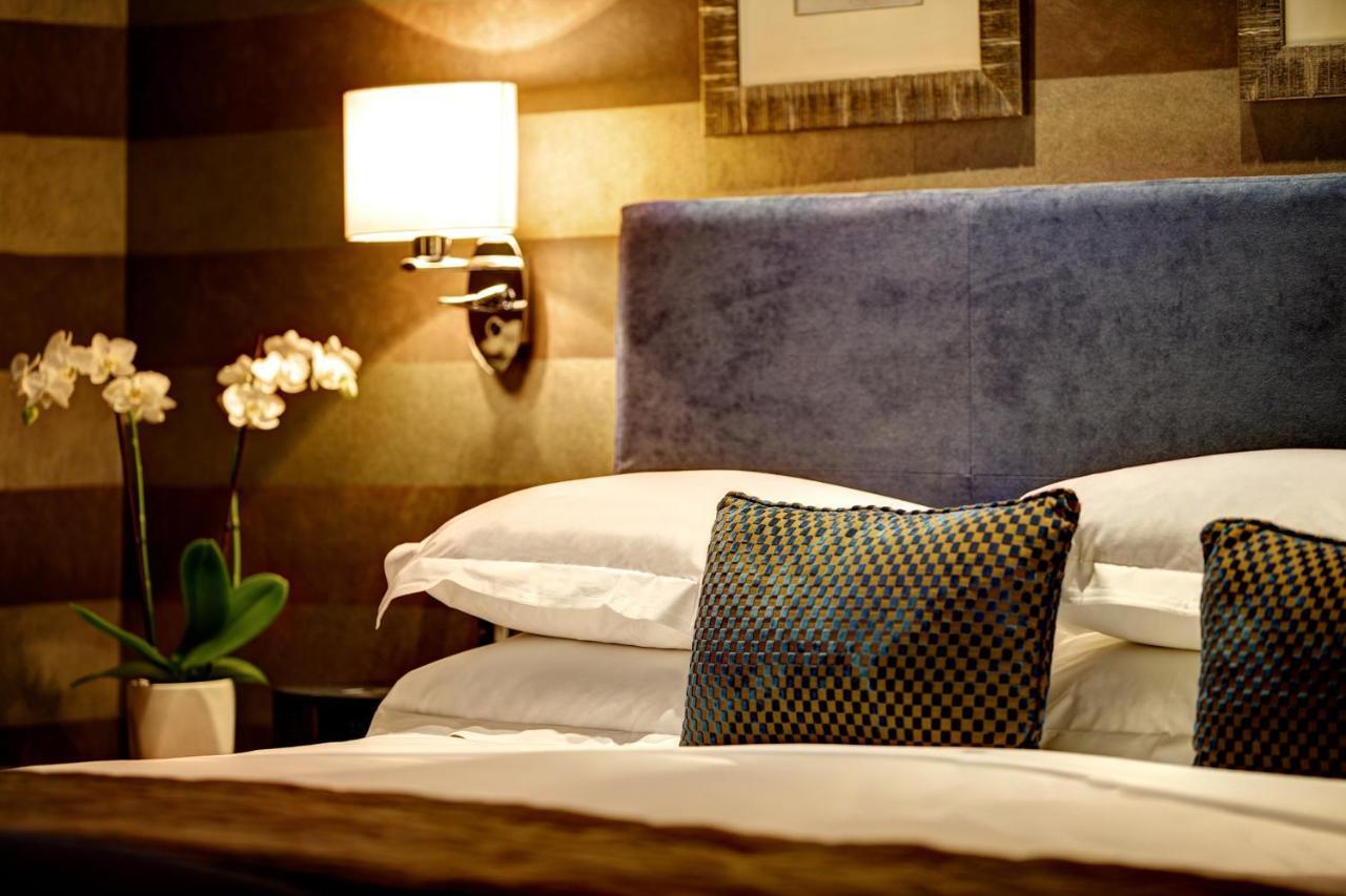 The Chester Grosvenor Quarto foto A bedroom at the hotel